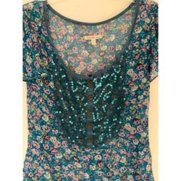 Charlotte Russe Blue Flowered Tunic Top with Sequins - Picture 3 of 4